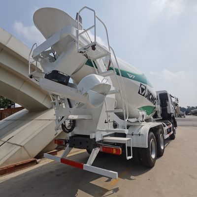 Camión mezclador de hormigón HOWO de acero carbono de carga útil de 30T con dirección hidráulica y neumáticos