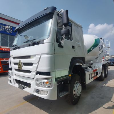 Vehículo de construcción diesel con mezclador de cemento portátil y sistema de dirección hidráulico