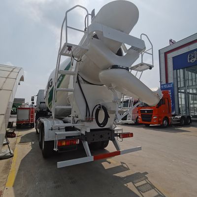 Vehículo de construcción diesel con mezclador de cemento portátil y sistema de dirección hidráulico
