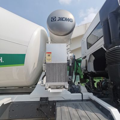 Camión portátil mezclador de cemento con chasis y neumáticos Sinotruk Mezclador de hormigón de combustible diesel