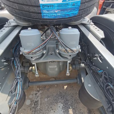 Camión versátil para el transporte de mercancías a nivel mundial con asiento de suspensión aérea y &gt; 450 CV