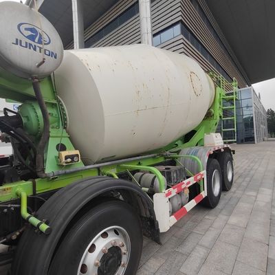 Sinotruk Chasis Agitator camión de mezcla de hormigón con dirección hidráulica