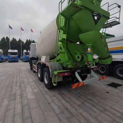 Camión de cemento hidráulico de chasis Sinotruk usado para mezclar combustible diésel en el sitio y más