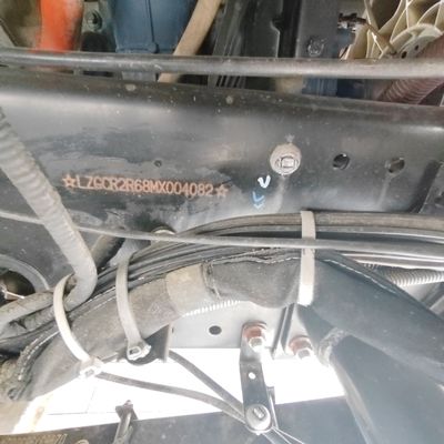 Camión de cemento hidráulico de chasis Sinotruk usado para mezclar combustible diésel en el sitio y más