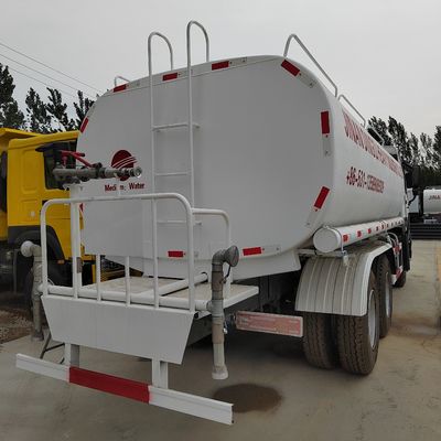 Sinotruk Chasis 20tons Usado HOWO 6X4 Camión de entrega de agua Camión cisterna de agua Camión con neumático