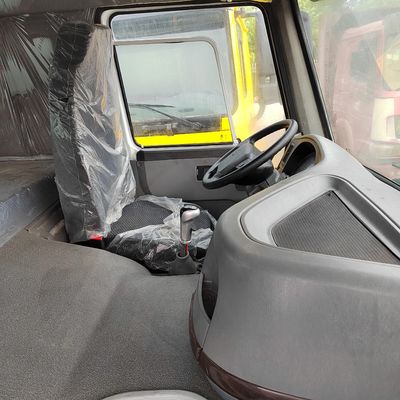 Camión con chasis Sinotruk para el transporte de agua potable
