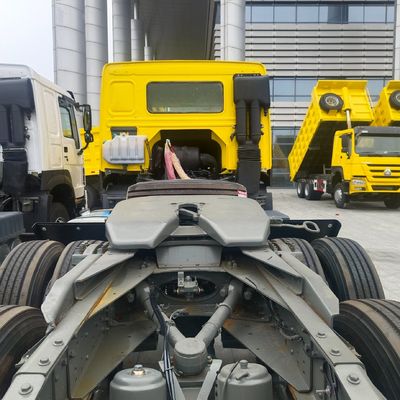 Cabeza de tractor de trabajo pesado HOWO6X4 Trac con asiento del conductor con suspensión neumática