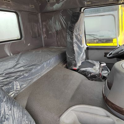 Transporte HOWO Camión de entrega de agua con combustible diesel y caja de carga de acero al carbono