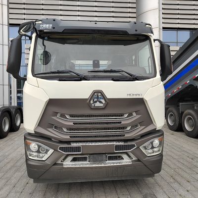 2024 Sinotruk camión de descarga todoterreno pesado con diseño de neumáticos sin tubos y ≤5 asientos