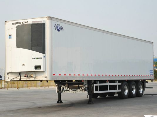 Transporte de alimentos de gran volumen Sinotruk Chasis Remolque refrigerado 8.000kg Peso bruto