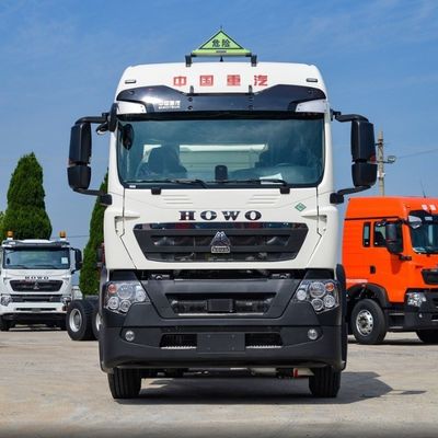 GNC/GNL Sinotruk HOWO 336/371/420HP 6X4/8X4 10/12 Rueda Usado Corazón de tractor Camión de carga