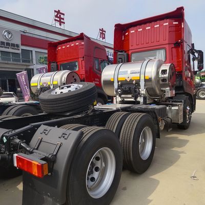 Camión de transporte de tracción de neumáticos sin tubo con transmisión automática Dongfeng Tianlong 6X4 GNL