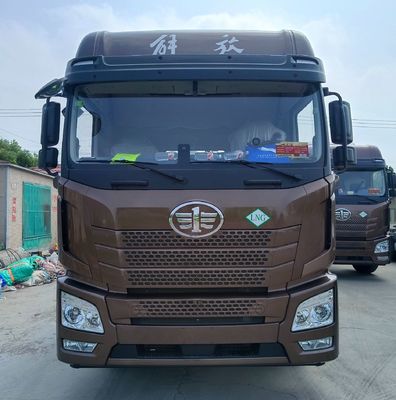 2024 Jh6 Liberación 6X410 Rueda 530HP Camión de tracción para ≤5 asientos Capacidad de carga 31-40t