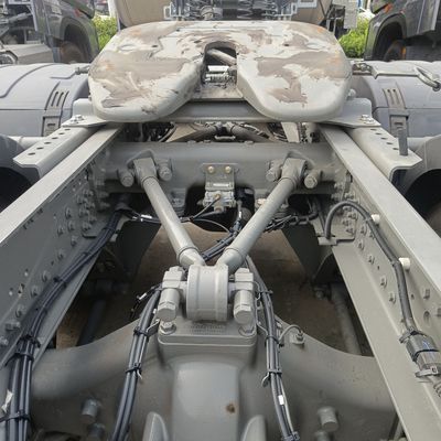 Camión pesado nacional HOWO 6X4 con transmisión automática de GNL Camión polivalente