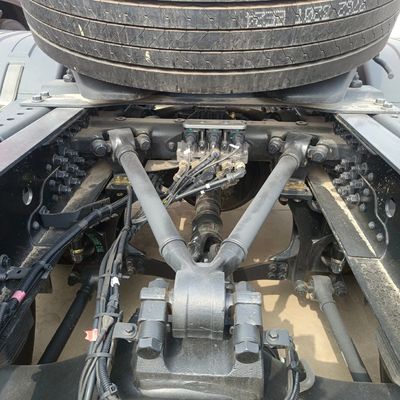 Pago inicial Sinotruk Chasis camión de 580 CV con sistema de transmisión automática de GNL