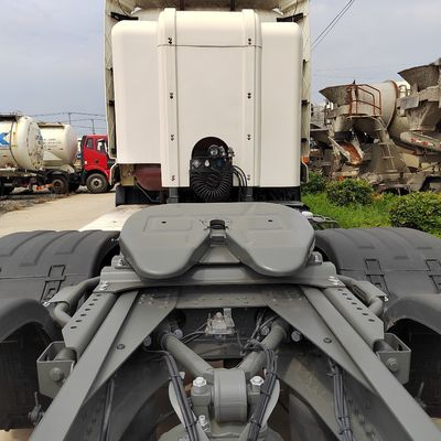 Sinotruck de segunda mano HOWO 6X4 camión de GNC pesado para su solución de transporte
