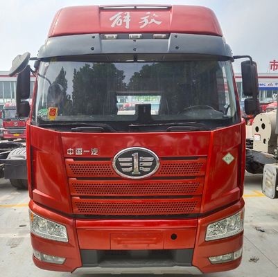 Diseño de neumáticos sin tubos FAW Jiefang J6plng Gas 6X4 y 6X2 Tracción camiones de transporte tractores
