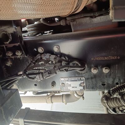 Material de la caja de carga de acero al carbono Ventas en el vehículo de gas pesado CA4250P66M25T1E6