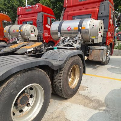 CA4250P66M25T1E6 Liberación J6p Camión de transporte de tracción 6 * 4/4 * 2/6 * 2 Tractor usado
