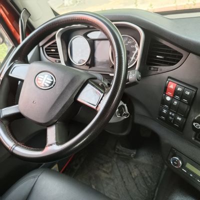 CA4250P66M25T1E6 Camión tractor 6X4 con asistencia de dirección asistida y certificación DOT