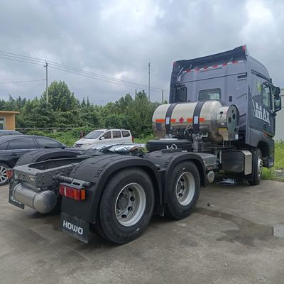 Grupo nacional de camiones pesados 6X4 camión de descarga con tractor de combustible de GNL camión de transporte