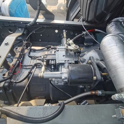 Material de acero al carbono HOWO Tractor duradero Camión usado 6500.000kg Peso bruto del paquete