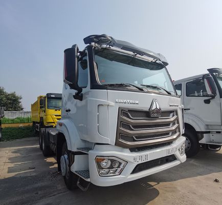 Sinotruk HOWO 400HP Cisterna de camión de basura Diseño de neumáticos sin tubos para operaciones pesadas