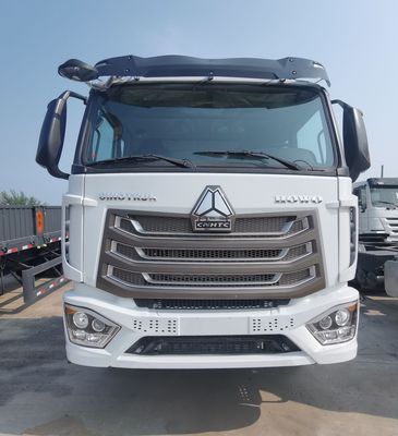 ZZ4257N3247E1H Sinotruk HOWO Tractor trailer con tanque de combustible de 600L y combustible