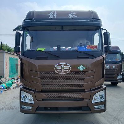 Vehículo de transporte de 630 CV con neumático y sistema de dirección avanzado