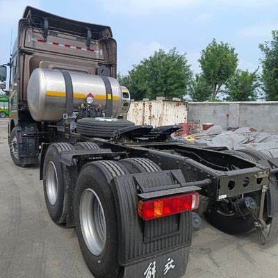 Vehículo de transporte de 630 CV con neumático y sistema de dirección avanzado