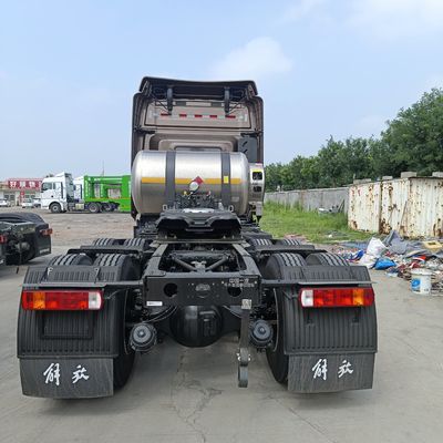 Camión de gas diesel de liberación 4*2 con dirección asistida y material de caja de carga de acero al carbono