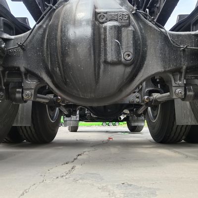 Camión de gas diesel de liberación 4*2 con dirección asistida y material de caja de carga de acero al carbono