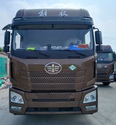 Camión de transporte de tractor de gas de 630 CV con neumáticos y certificado ISO por el chasis de Sinotruk
