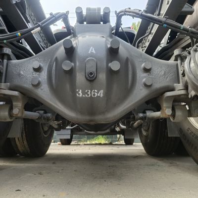 Haowo LNG Tractor Truck 580HP a 700HP Tractor con rueda motriz personalizada 6 × 4