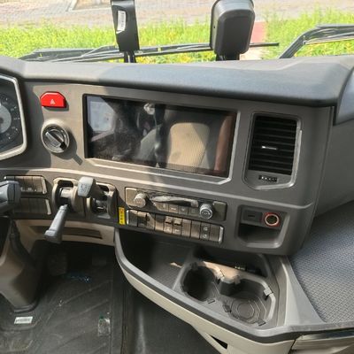 Vehículo de GNL 6X4 personalizado para necesidades profesionales Camión de transporte de larga distancia duradero