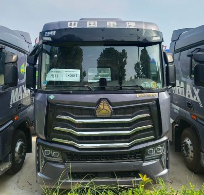 Camión de tracción de GNL Haowo personalizado 6 * 4/4 * 2/6 * 2 580HP a 700HP Camión de transporte