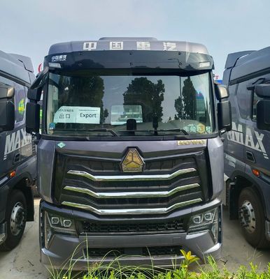 Petición personalizada Camión de tracción de GNL Haowo 6*4/4*2/6*2 para la norma de emisiones Euro6