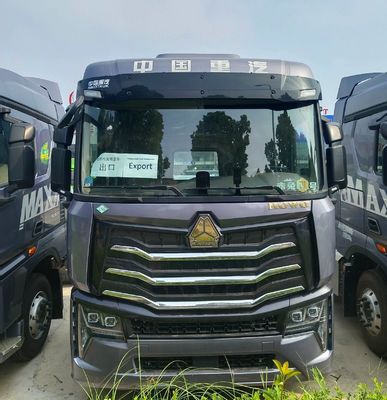 2024 Camión de tracción de GNL HOWO pesado 6 * 4/4 * 2/6 * 2 480HP a 700HP para el transporte