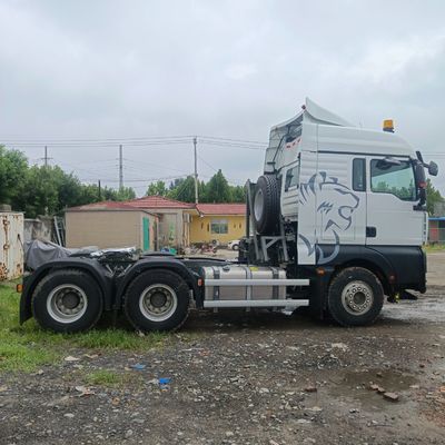 6x4 camión de descarga con características de conducción automatizada y motores potentes con neumáticos certificados GCC