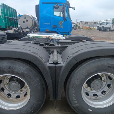 2024 HOWO 6X4LNG540HP Tractor de transmisión automática Camión de transporte con y neumáticos