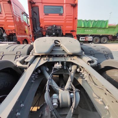 Tipo de transmisión manual Sinotruck usado HOWO 6X4 CNG camión tractor para sus necesidades