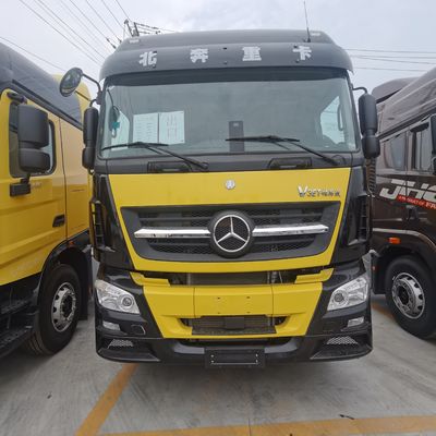 Camión tractor pesado Beijing Benz con chasis Sinotruk y motor de capacidad &gt; 8 litros