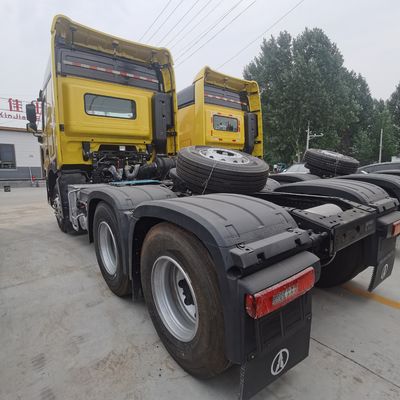 Camión tractor pesado Beijing Benz con chasis Sinotruk y motor de capacidad &gt; 8 litros