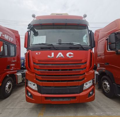 Remolque de larga distancia hecho fácil con camión JAC 6X4 con una cómoda suspensión aérea