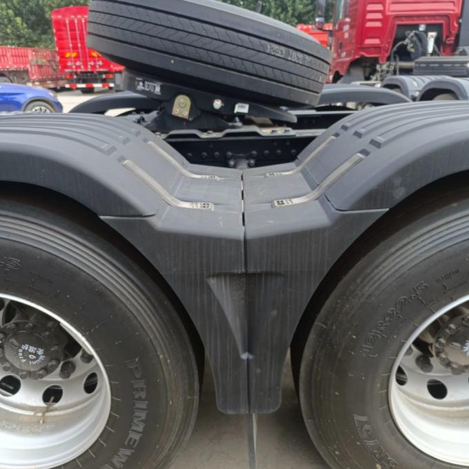 China′s New Dongfeng Tianlong 6X4 Gas Powered Trac for Efficient LNG Transportation